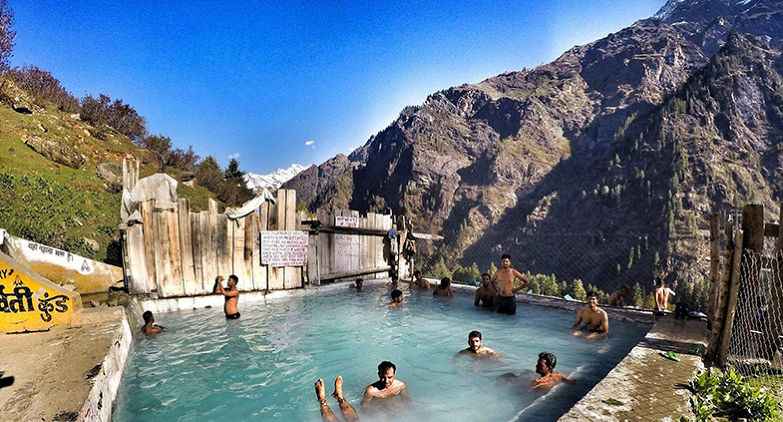 Kheer Ganga hot springs trek